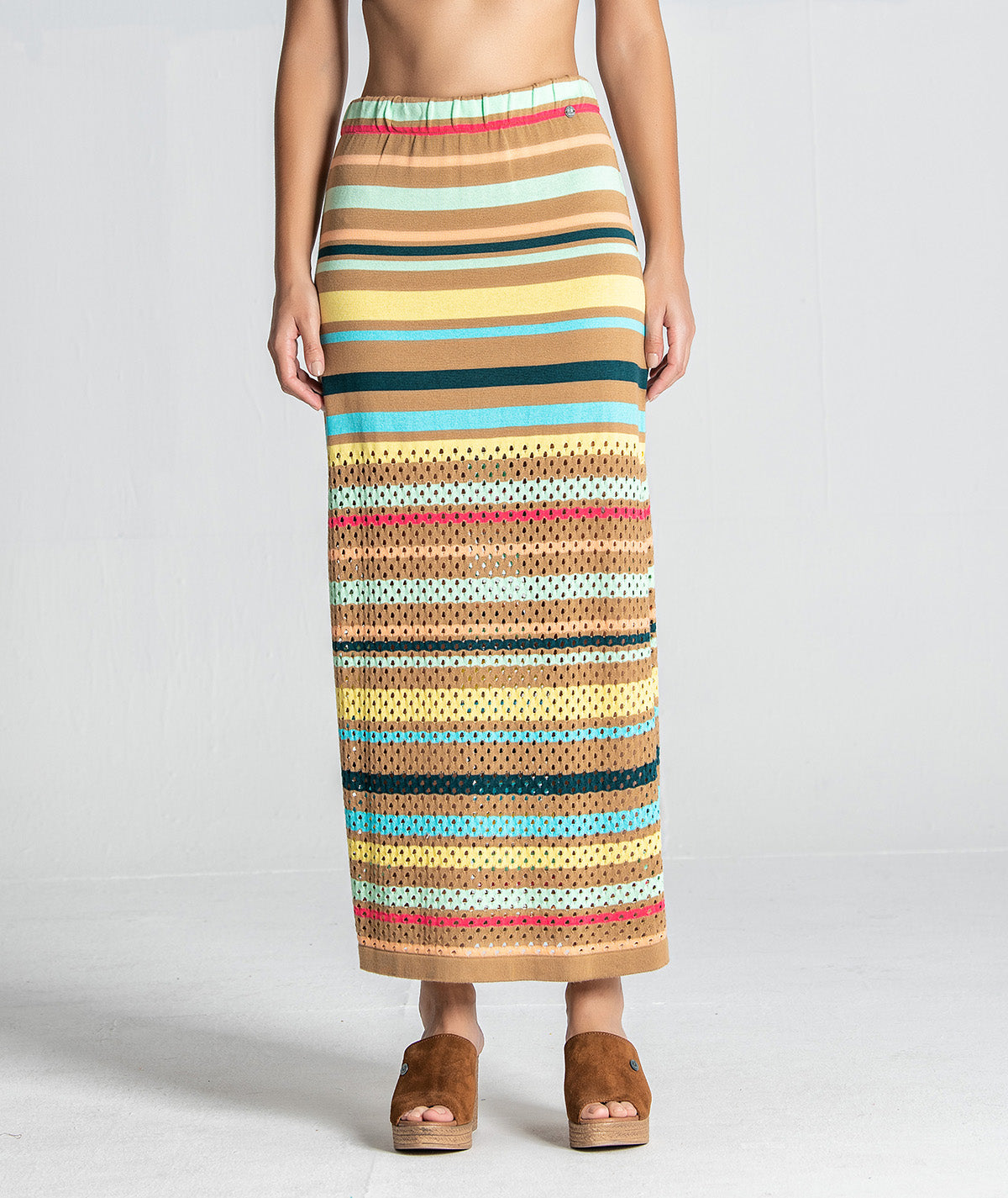 Saia comprida com riscas e perfurado 1886