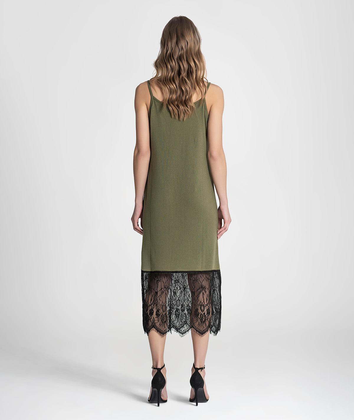 Vestido básico com renda no fundo 3106