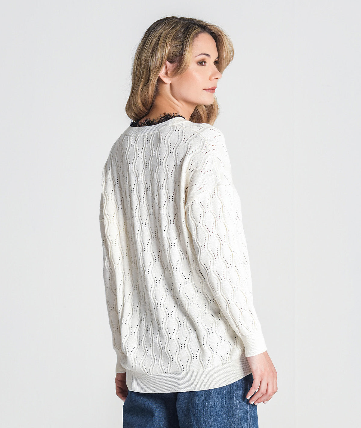 Camisola perfurada com renda 3351