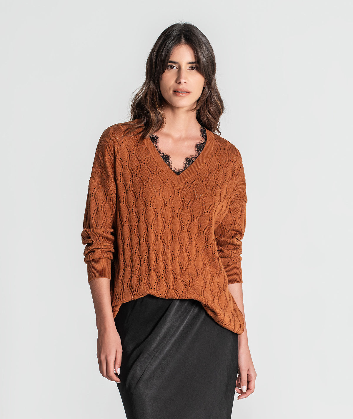 Camisola perfurada com renda 3351