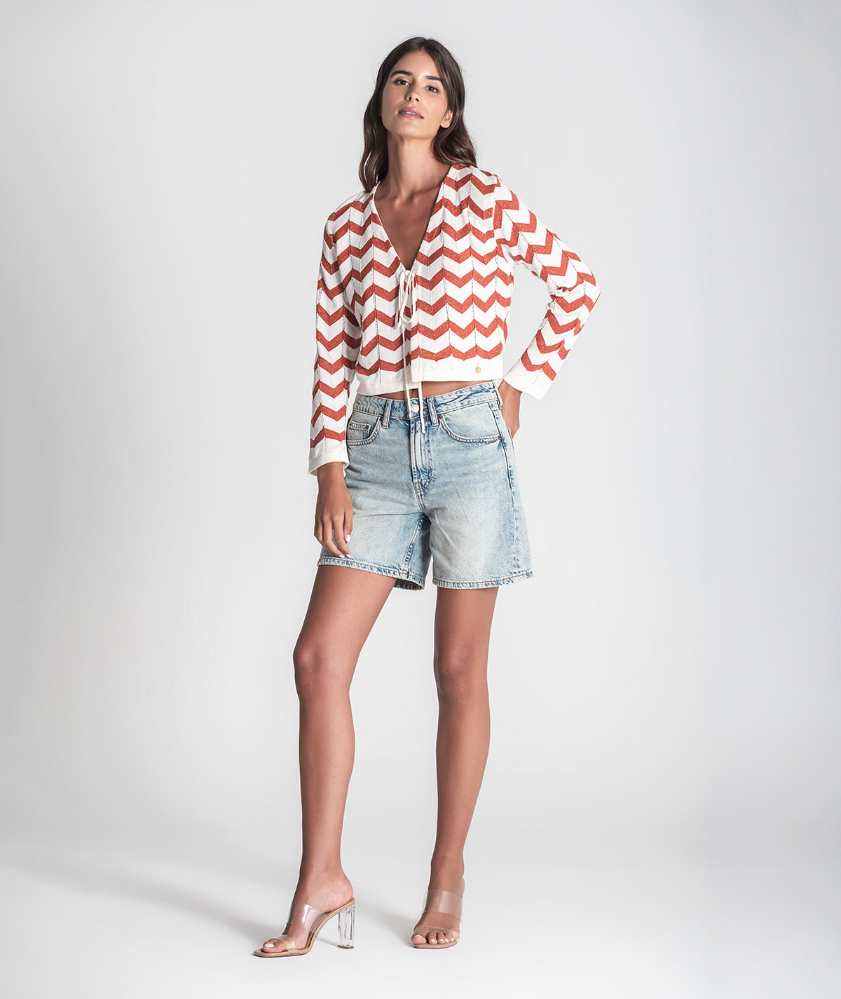 Casaco curto zigzag com brilho 3383