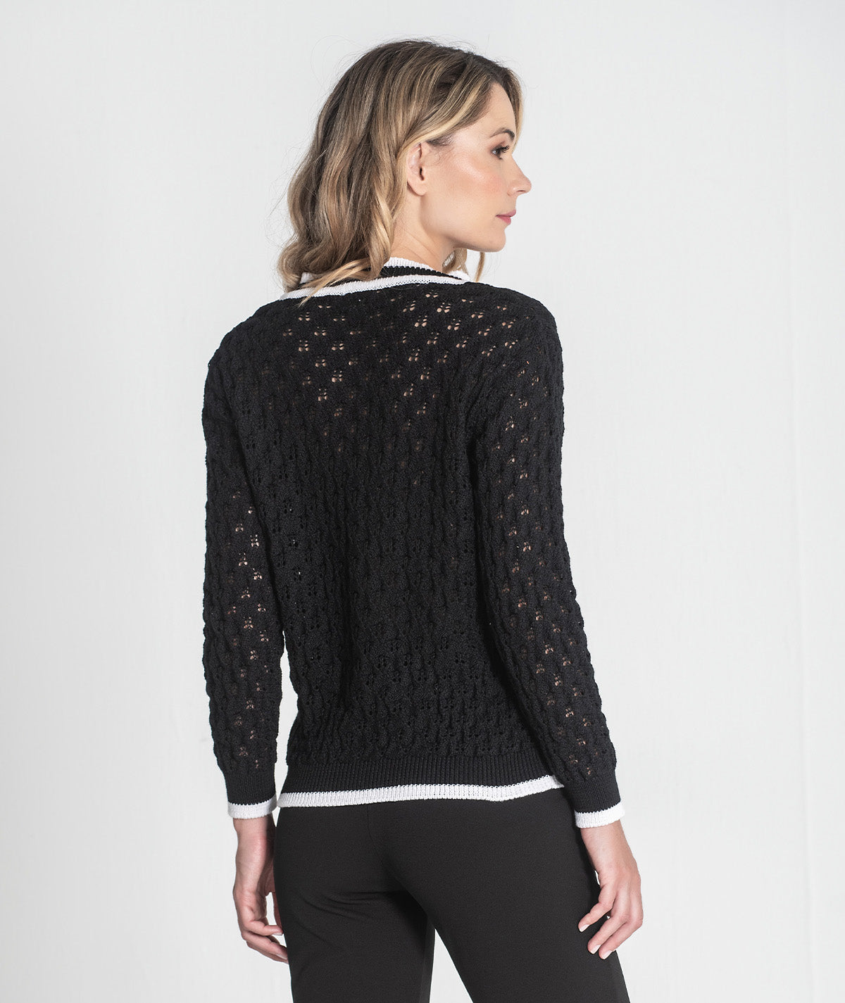 Casaco perfurado com botões dourados 3401