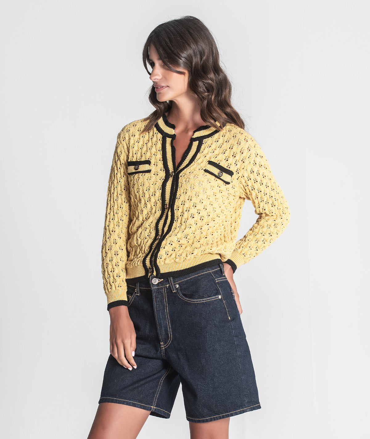 Casaco perfurado com botões dourados 3401