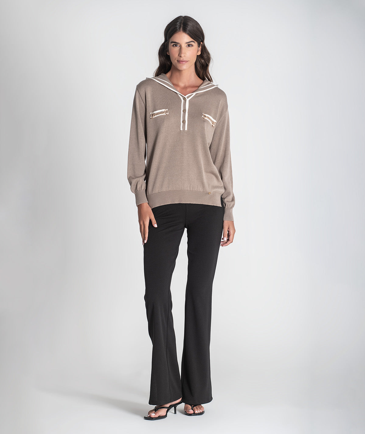 Camisola com capucho e contrastes 3406