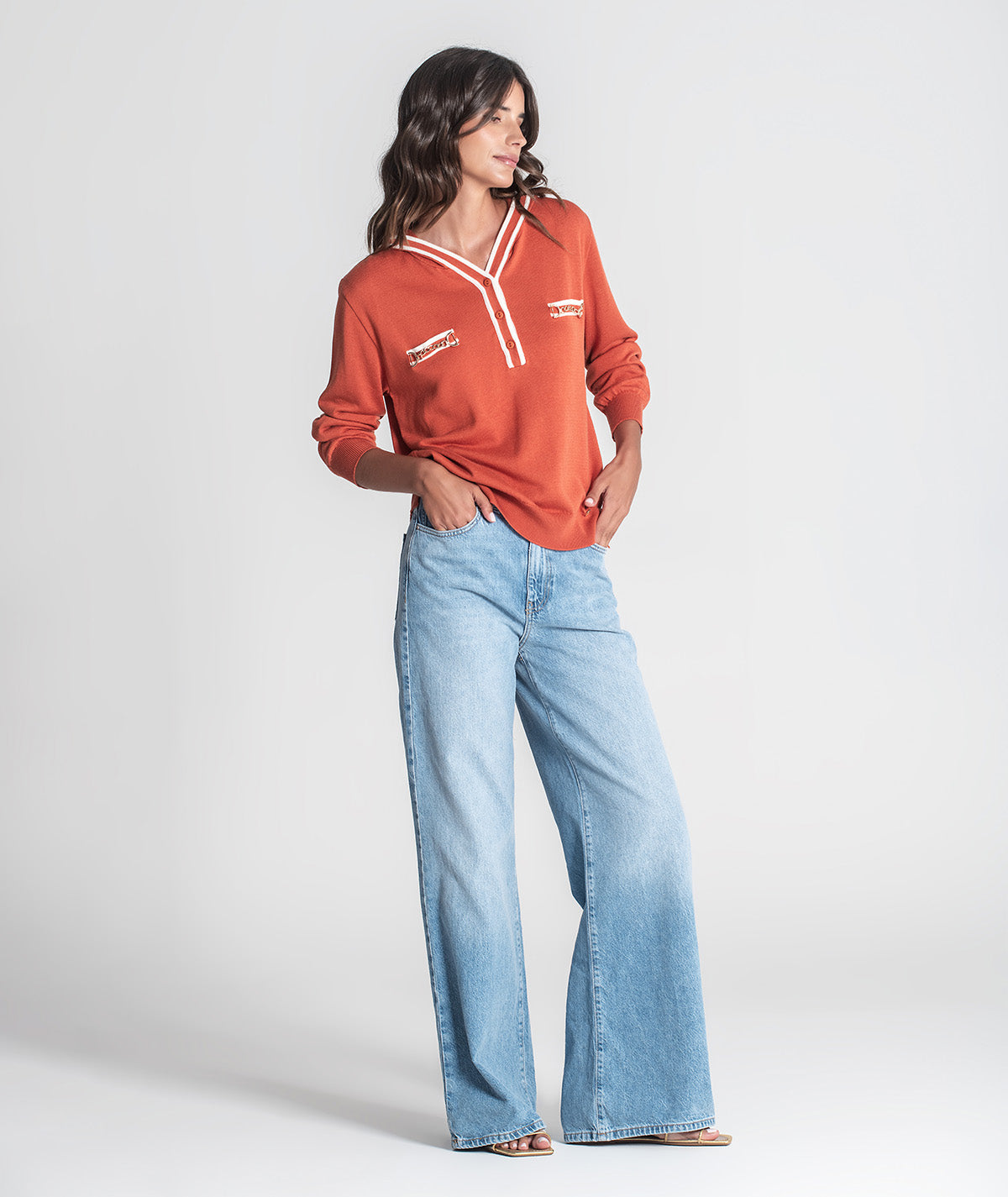 Camisola com capucho e contrastes 3406