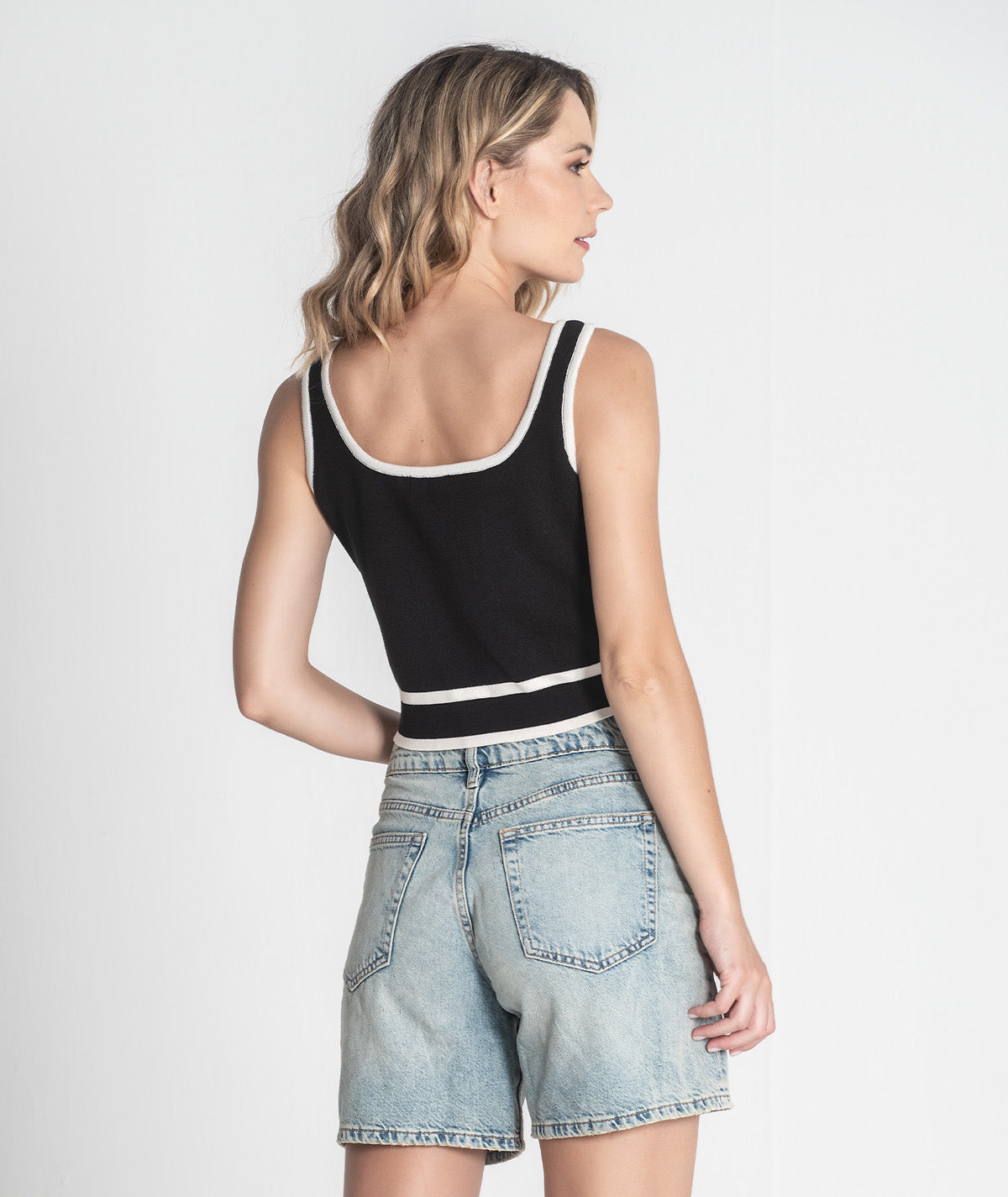 Top com contrastes 3410