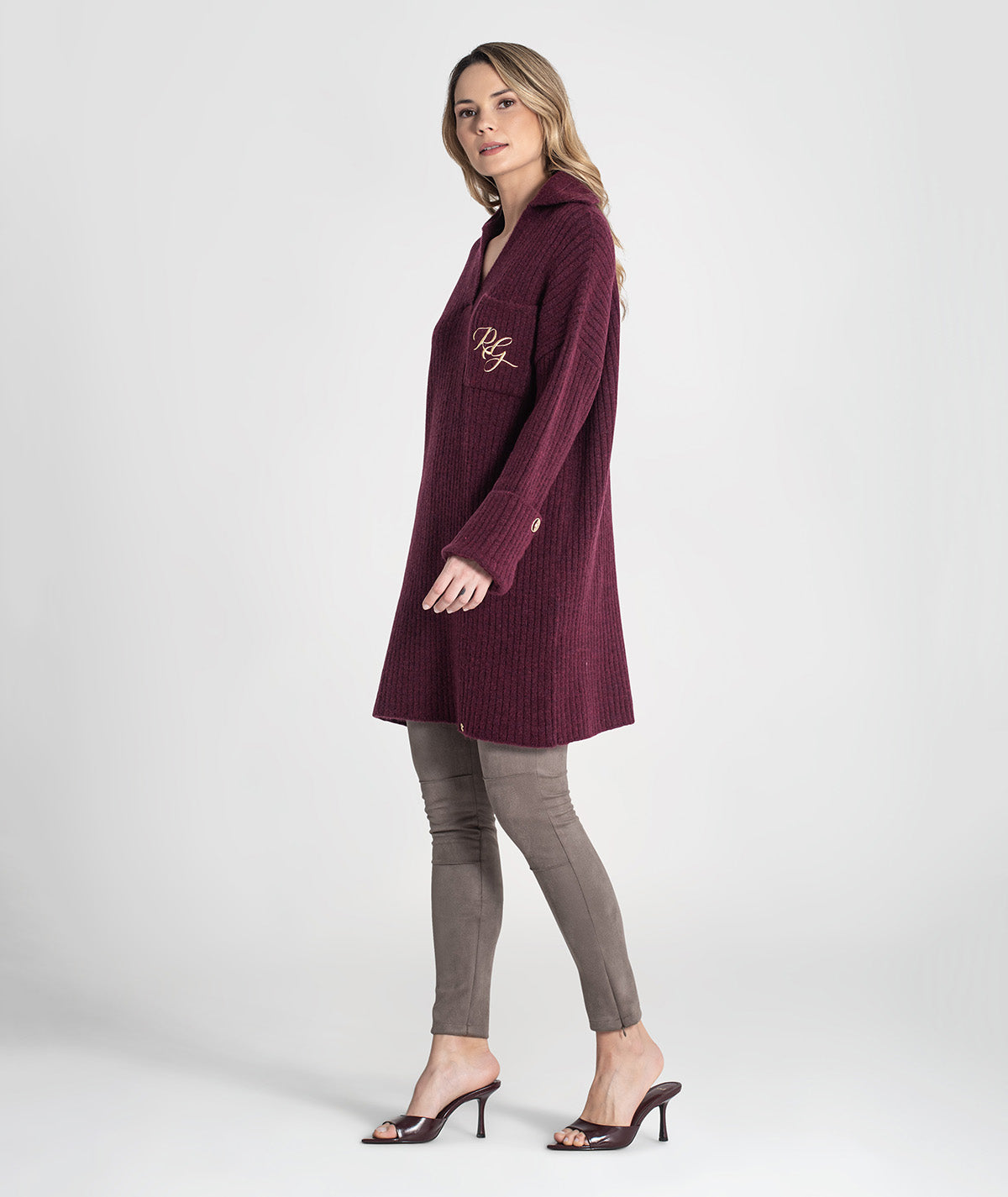 Vestido com bordado no bolso 3462