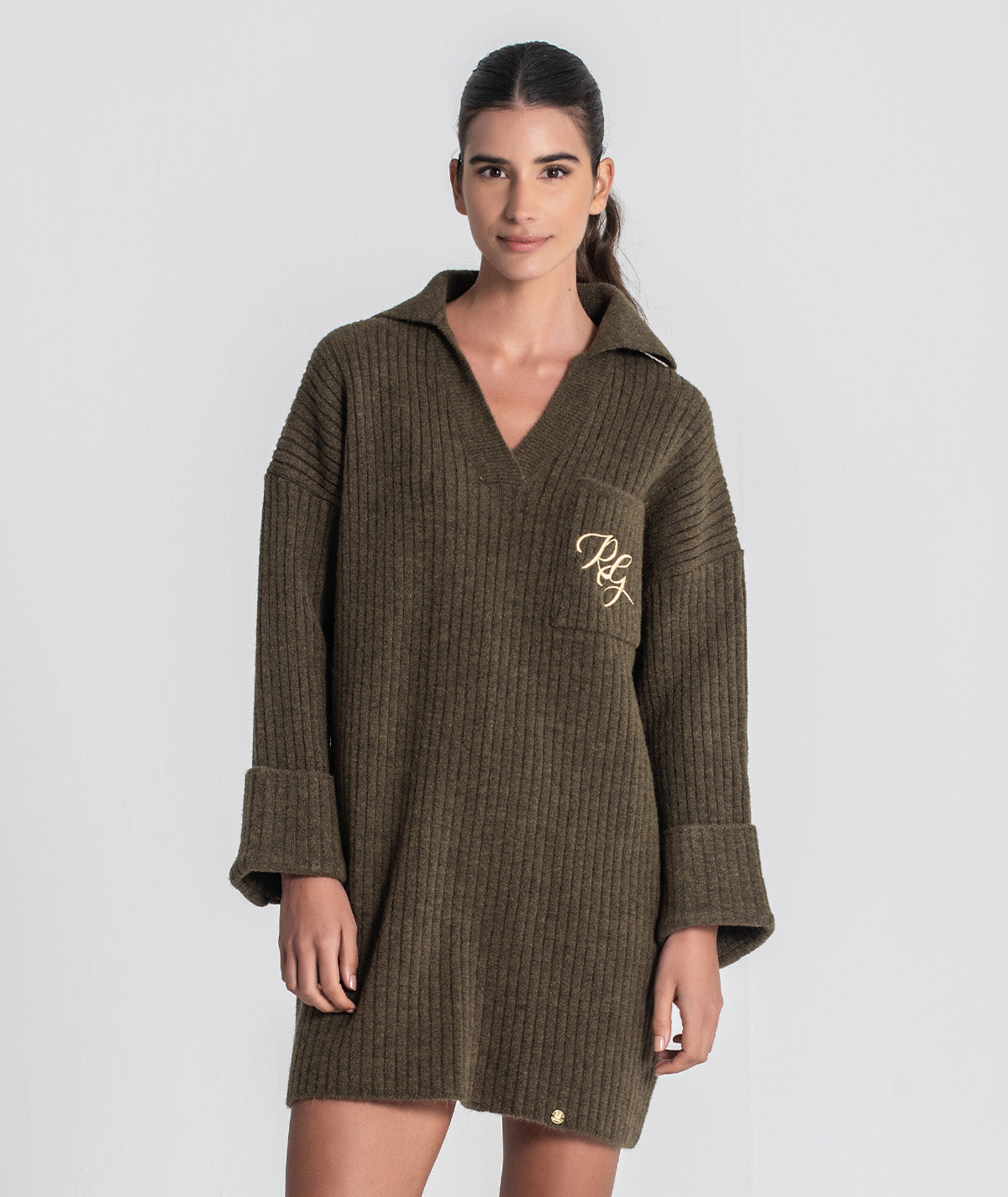 Vestido com bordado no bolso 3462