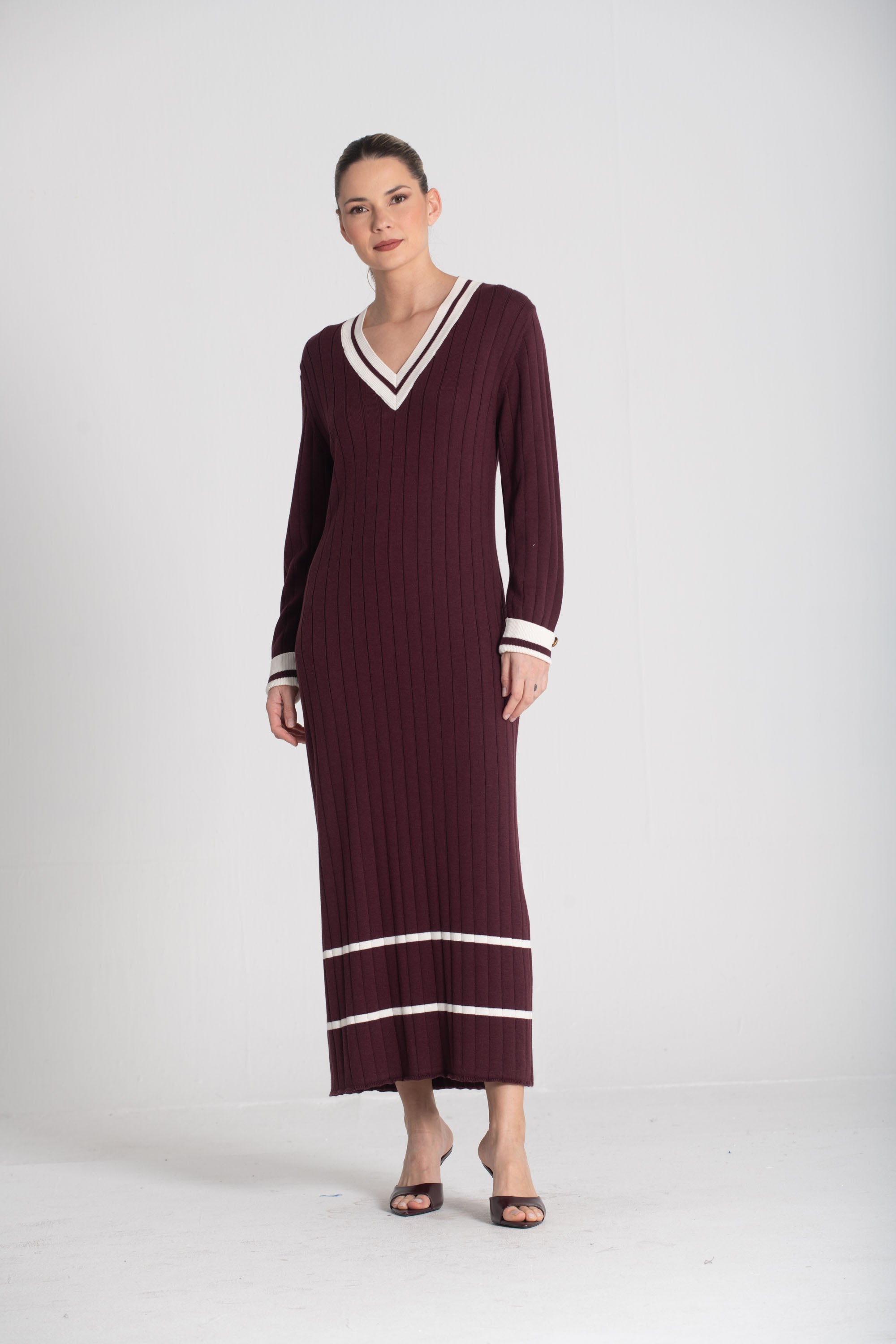 Vestido canelado com contraste no decote 3472