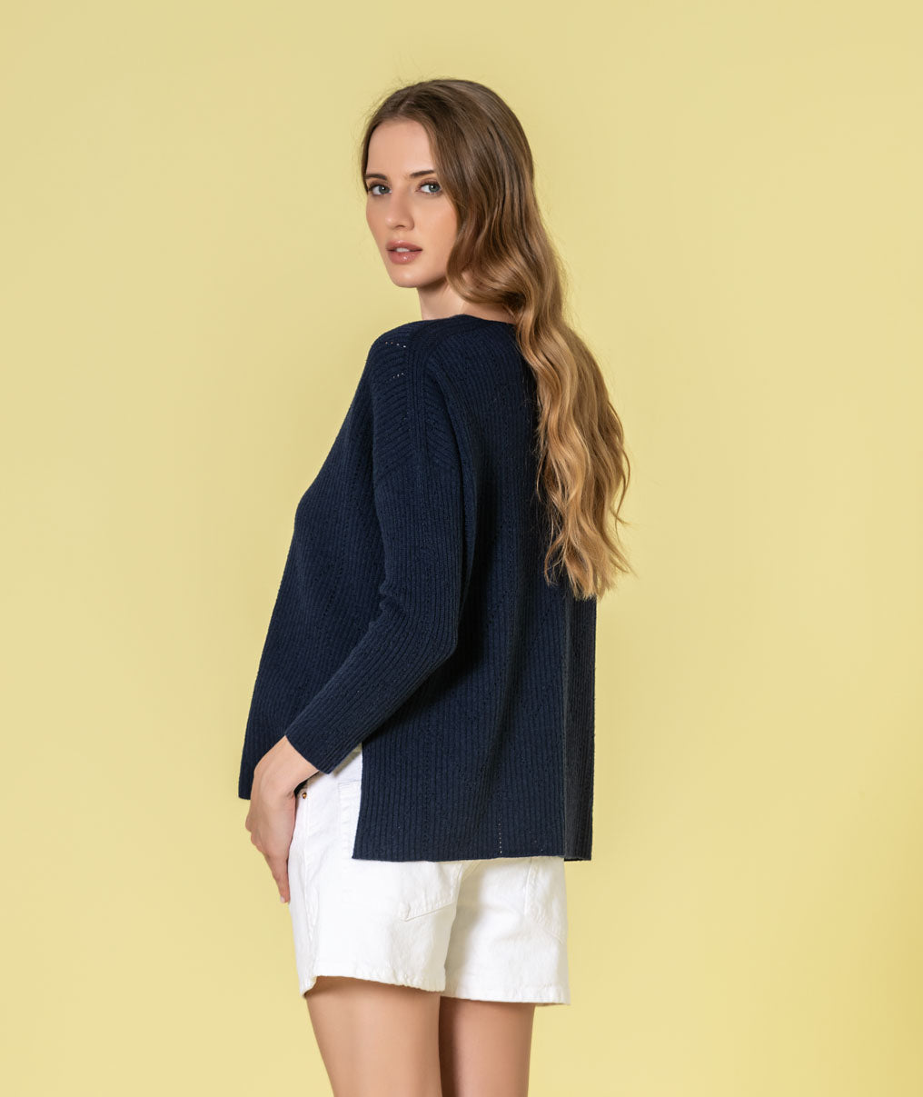Camisola decote em v com perfurados 3512