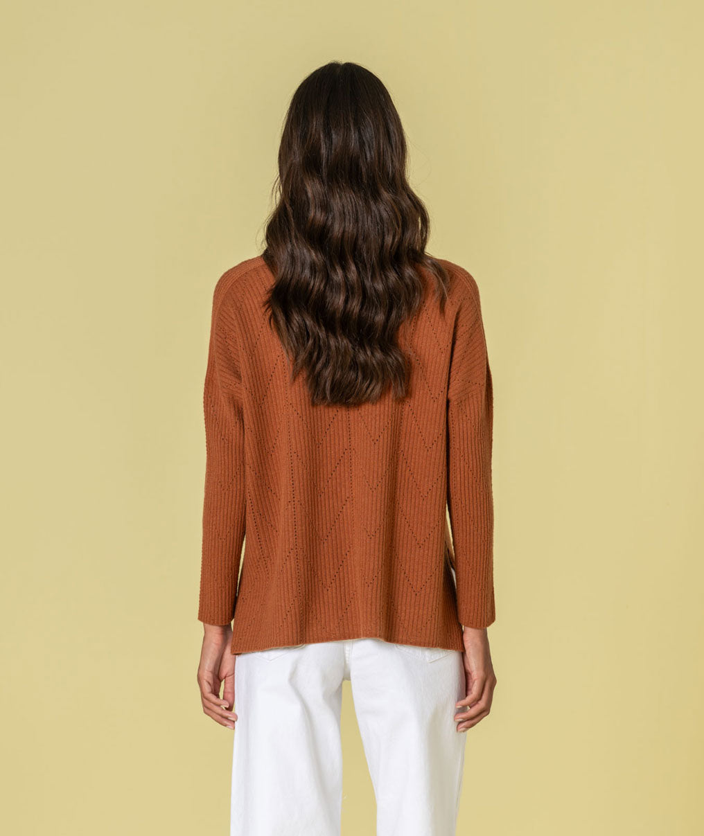 Camisola decote em v com perfurados 3512