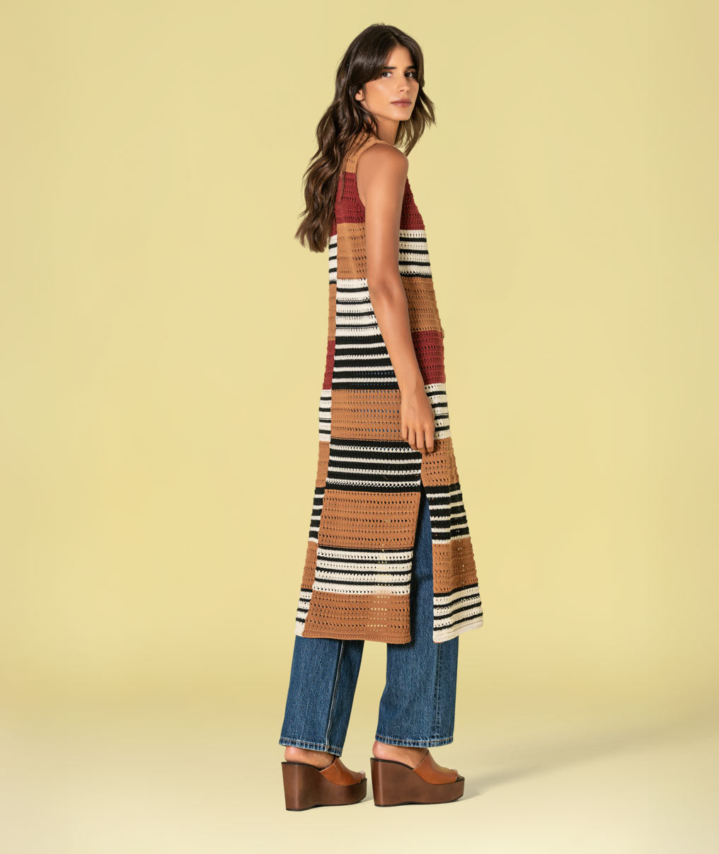 Colete perfurado colorido 3527