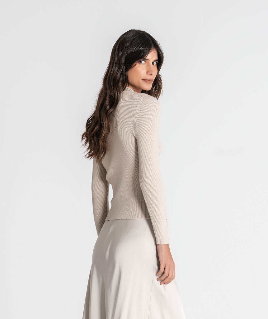 Top with lace on the neckline 3587