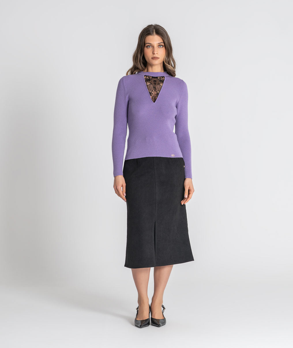 Top with lace on the neckline 3587