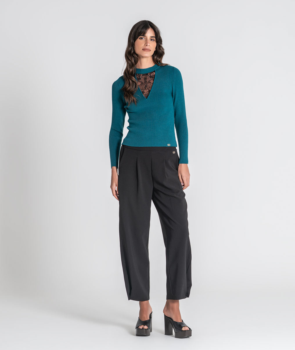 Top with lace on the neckline 3587