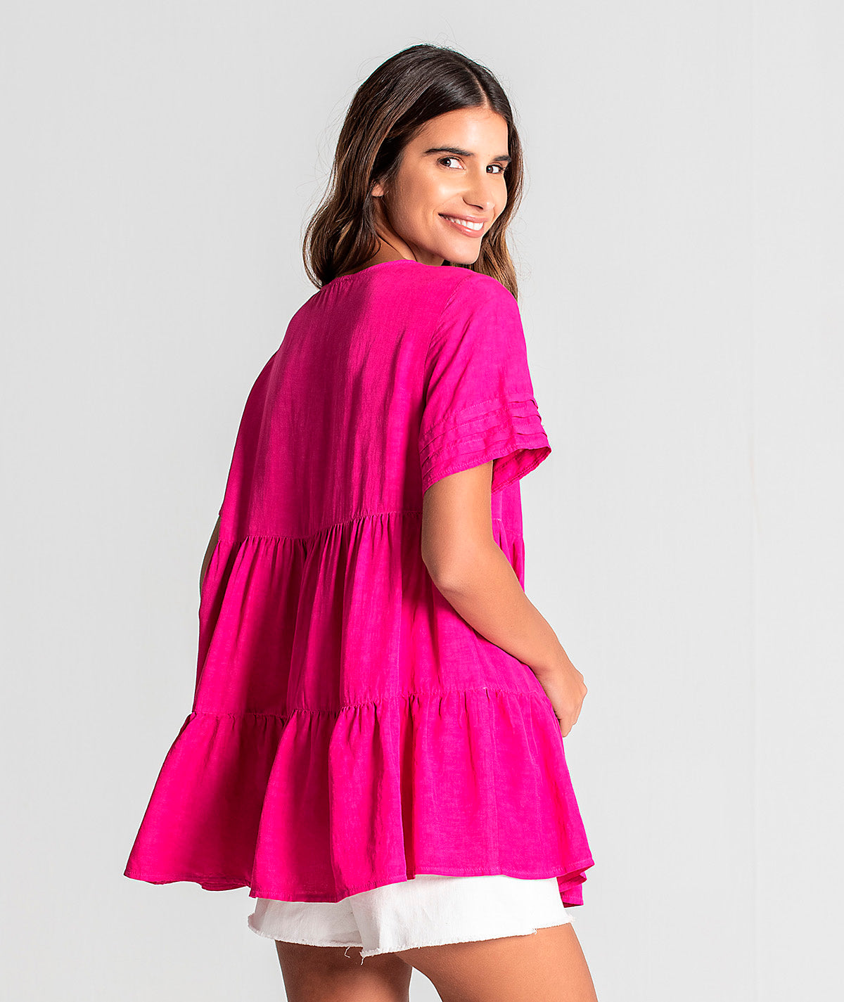 Blusa com detalhes no decote e mangas 6046