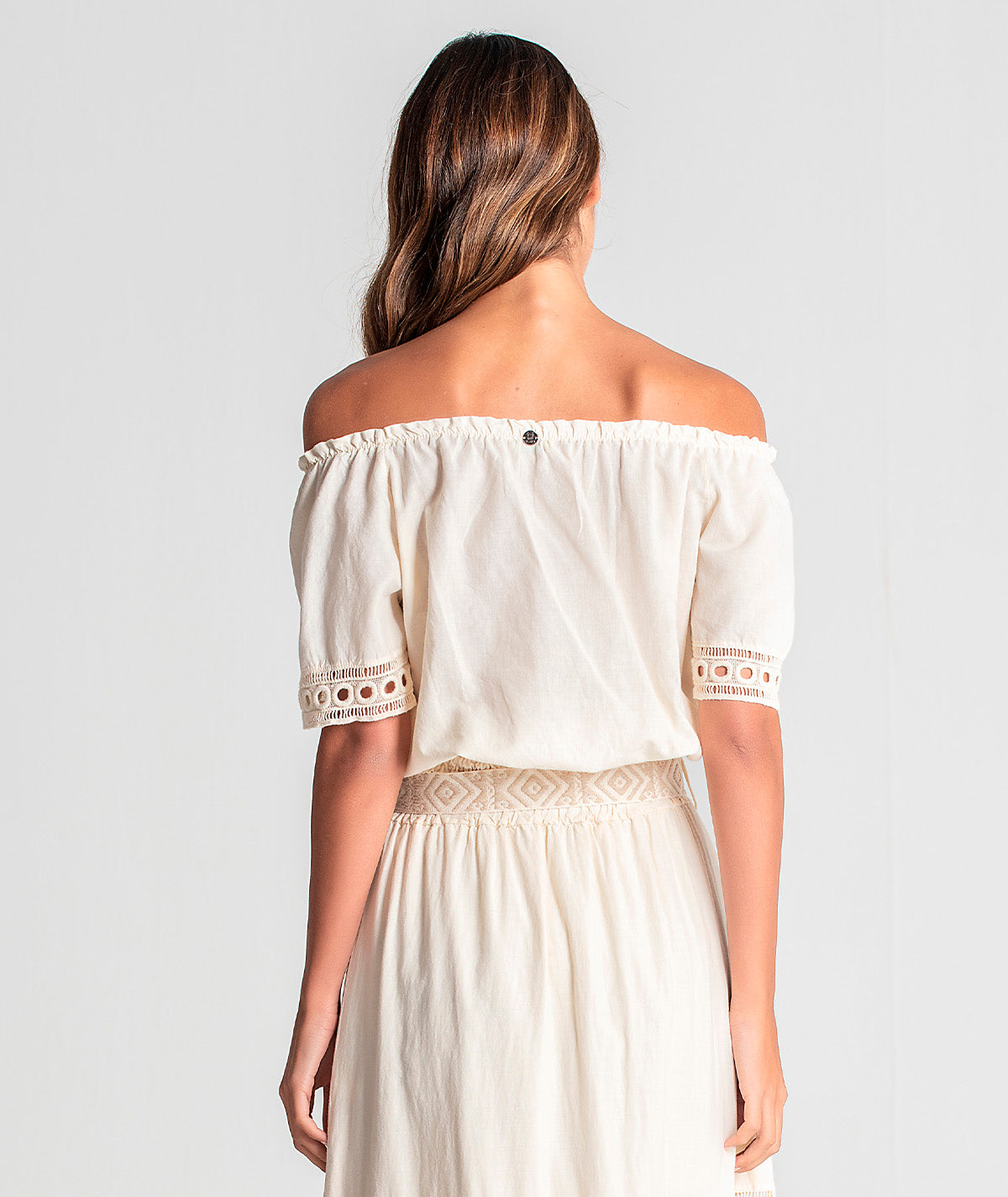 Blusa com ombros descobertos 6048