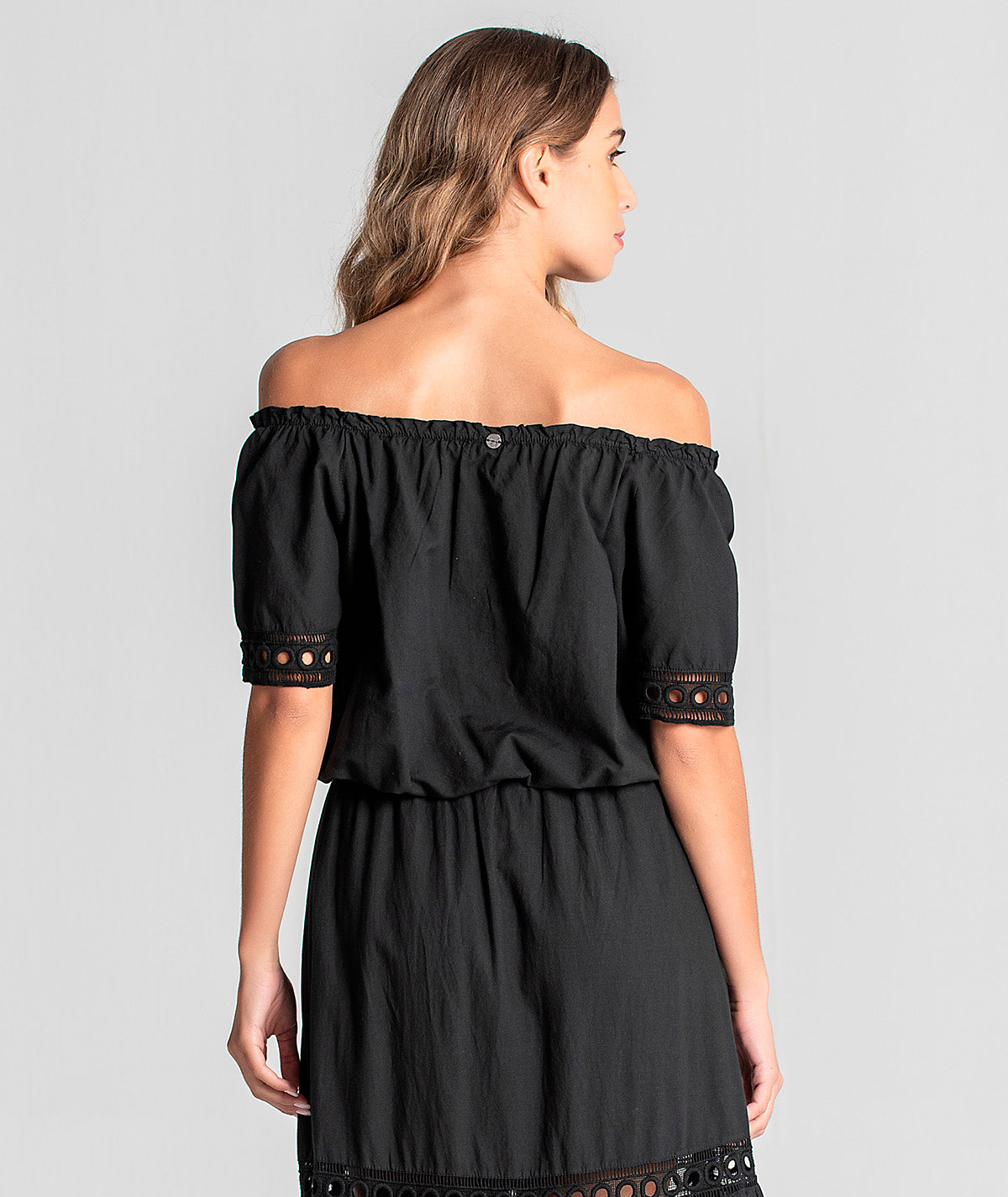 Blusa com ombros descobertos 6048