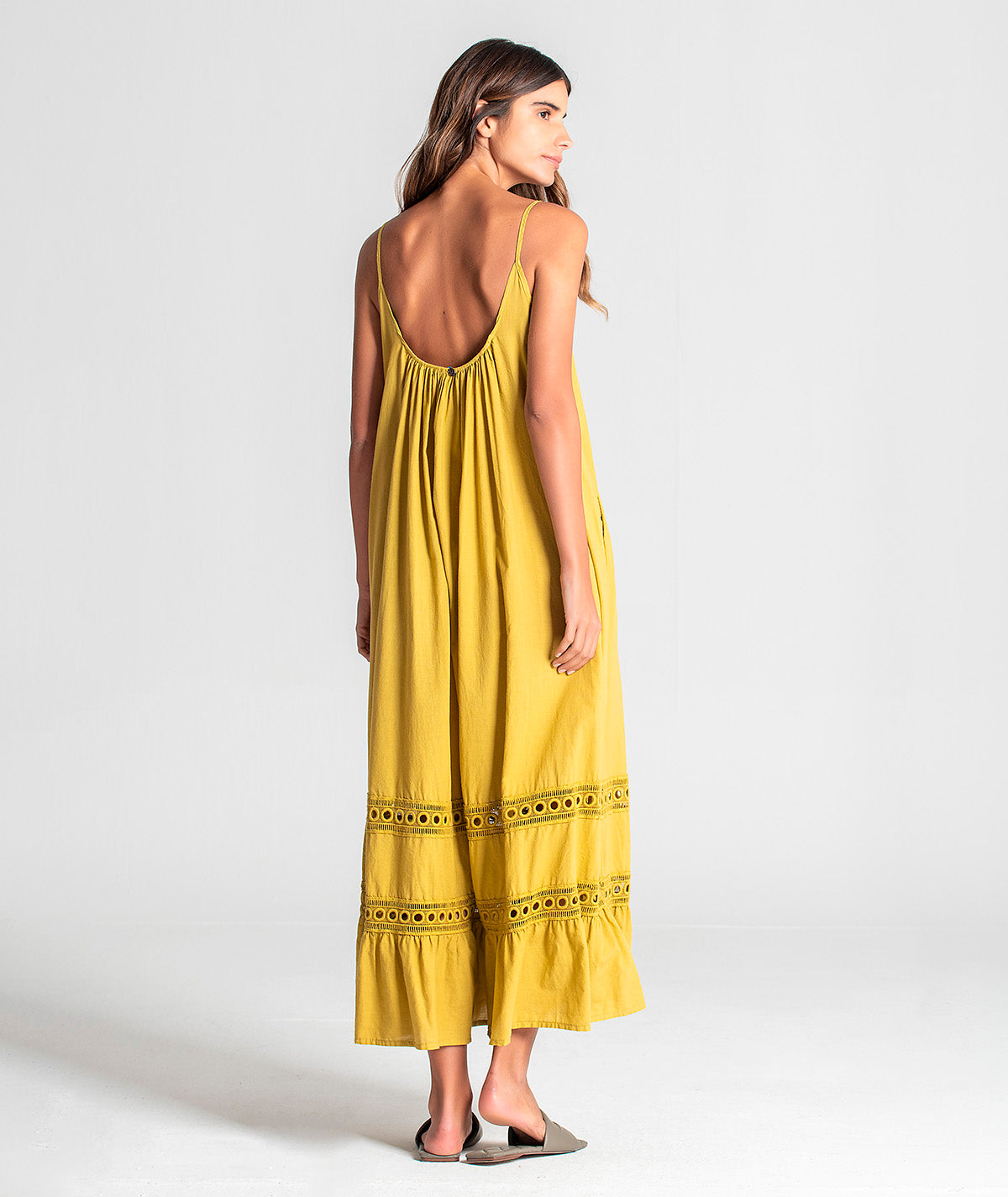 Vestido de alças com detalhe no fundo 6050
