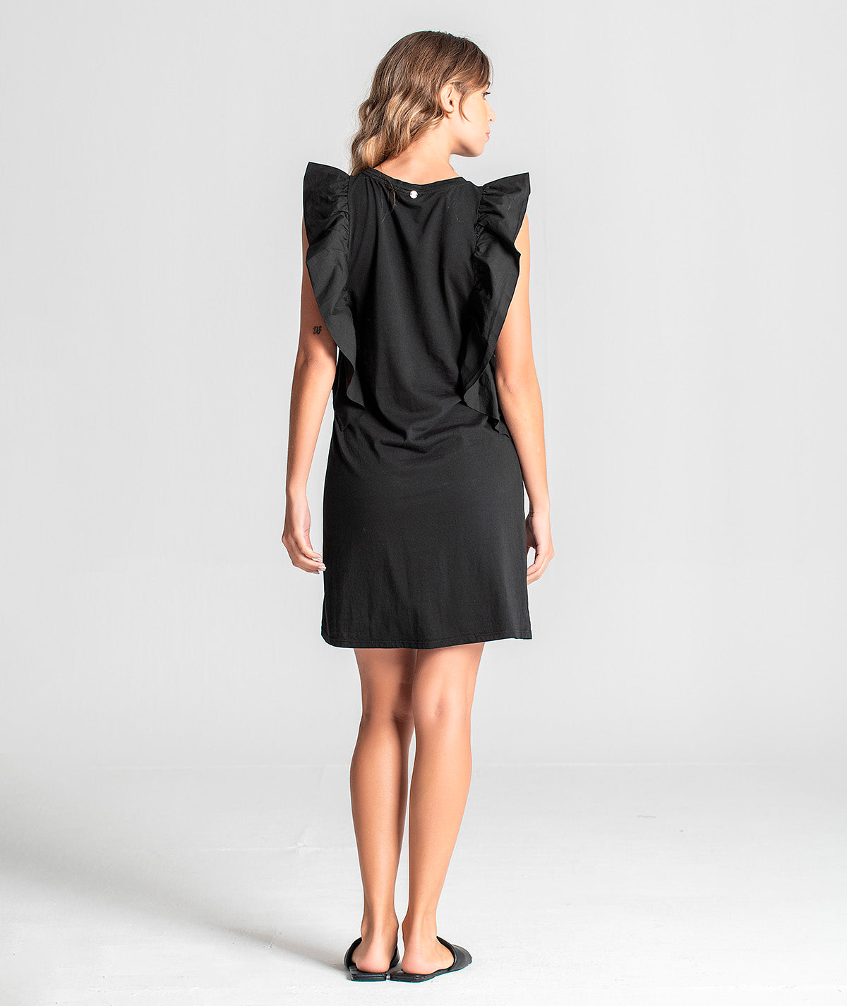 Vestido curto com folho nas mangas 6067
