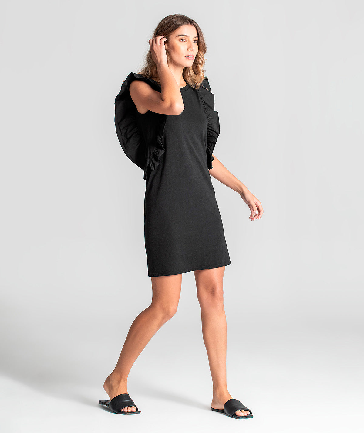 Vestido curto com folho nas mangas 6067
