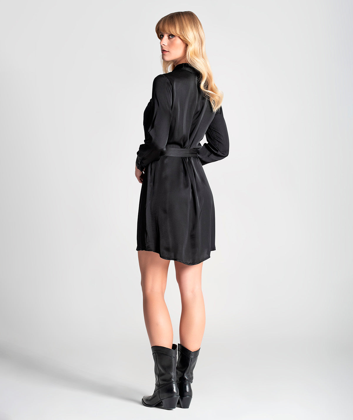 Vestido com acolchoado em detalhes 6100