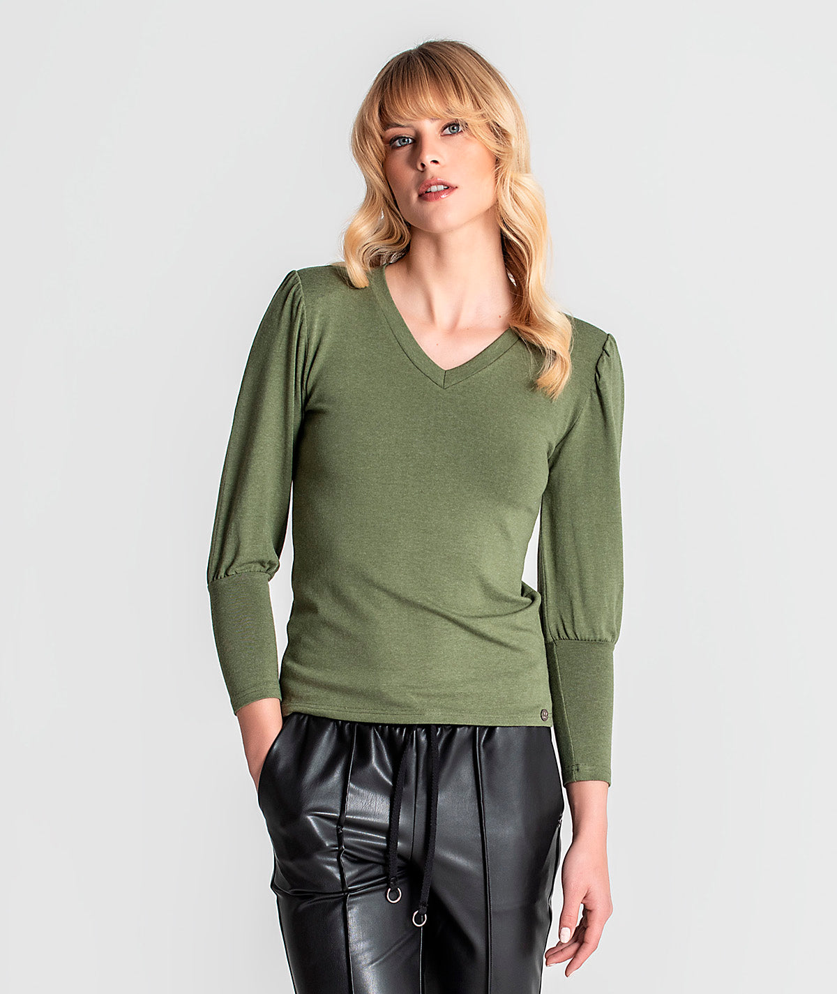 Camisola com enchumaços nos ombros 6134