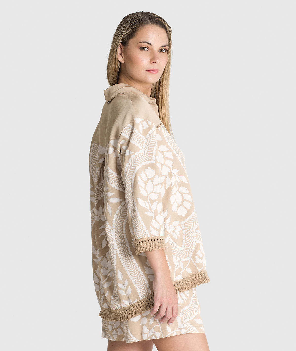 Camisa com padrão e franjas 6158
