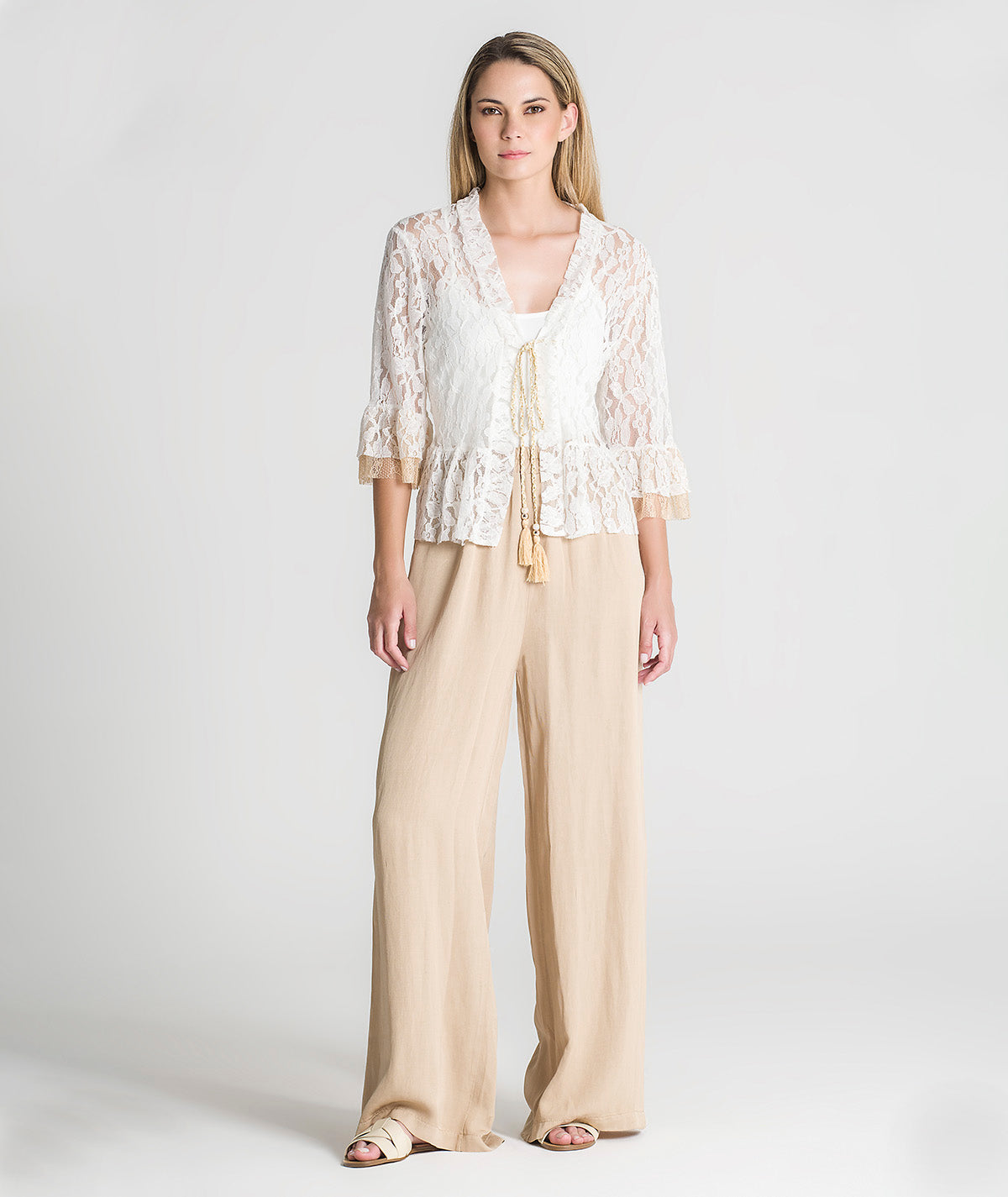 Blusa em renda com folhos nas mangas 6174