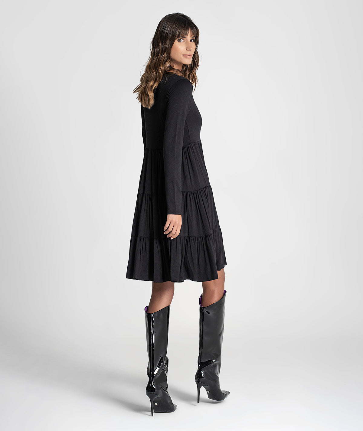 Vestido decote em v com folhos 6217