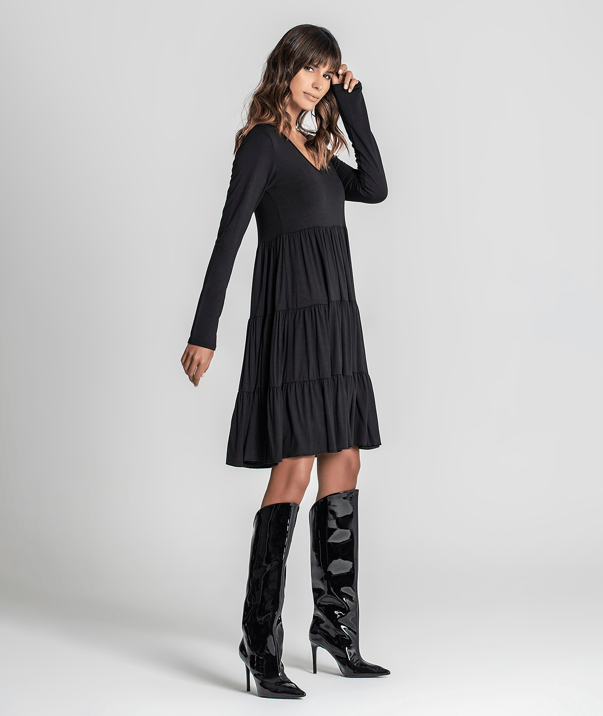 Vestido decote em v com folhos 6217