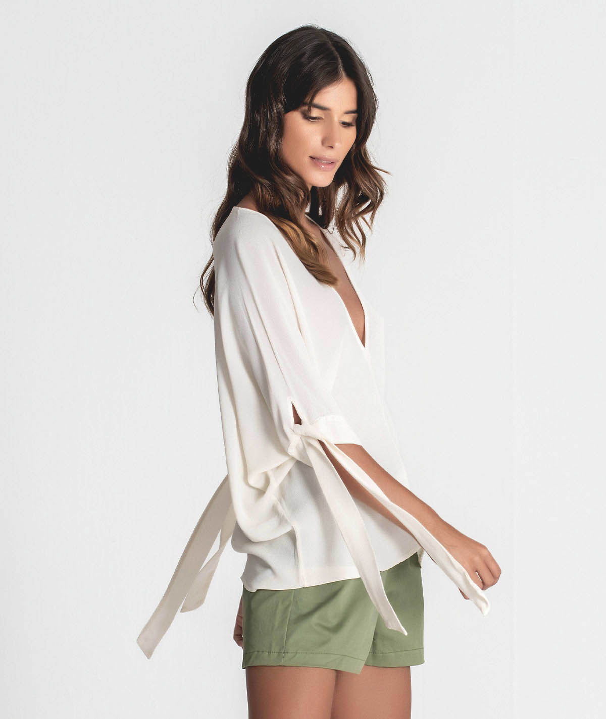 Blusa com atilhos nas mangas 6221