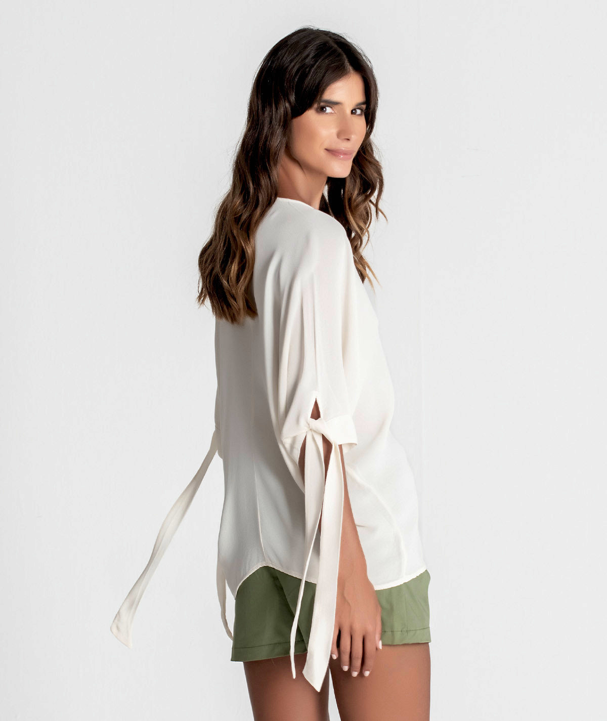 Blusa com atilhos nas mangas 6221