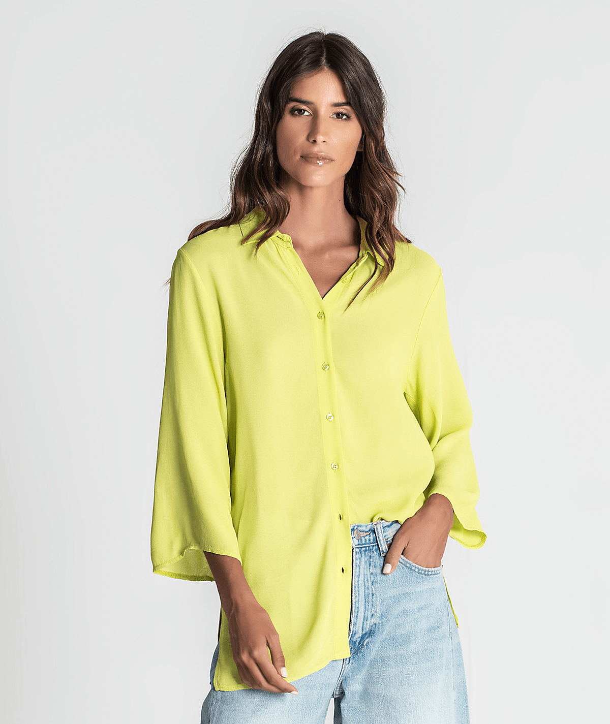 Blouse with buttons down the front 6222