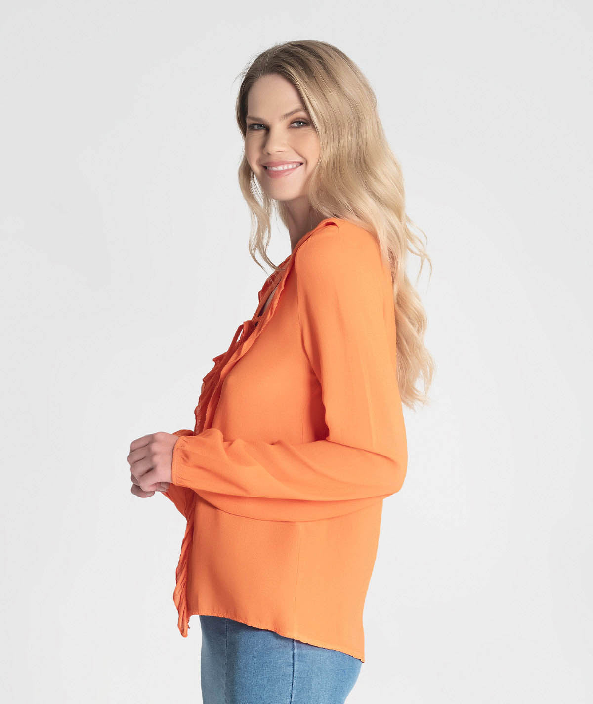 Blusa com folhos e atilhos no decote 6224