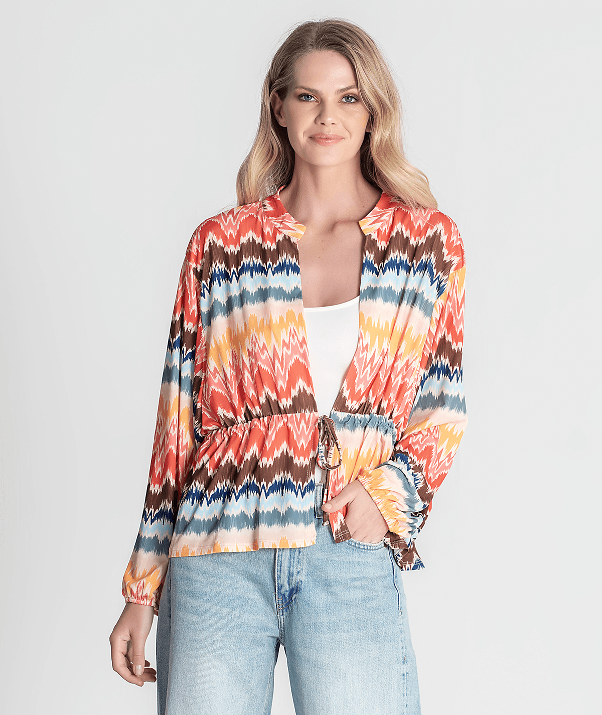 Blouse with balloon sleeves and pattern 6261