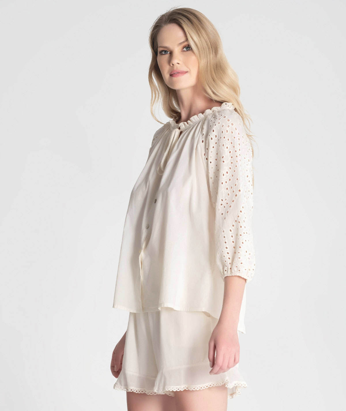 Blusa com mangas bordado inglês 6280
