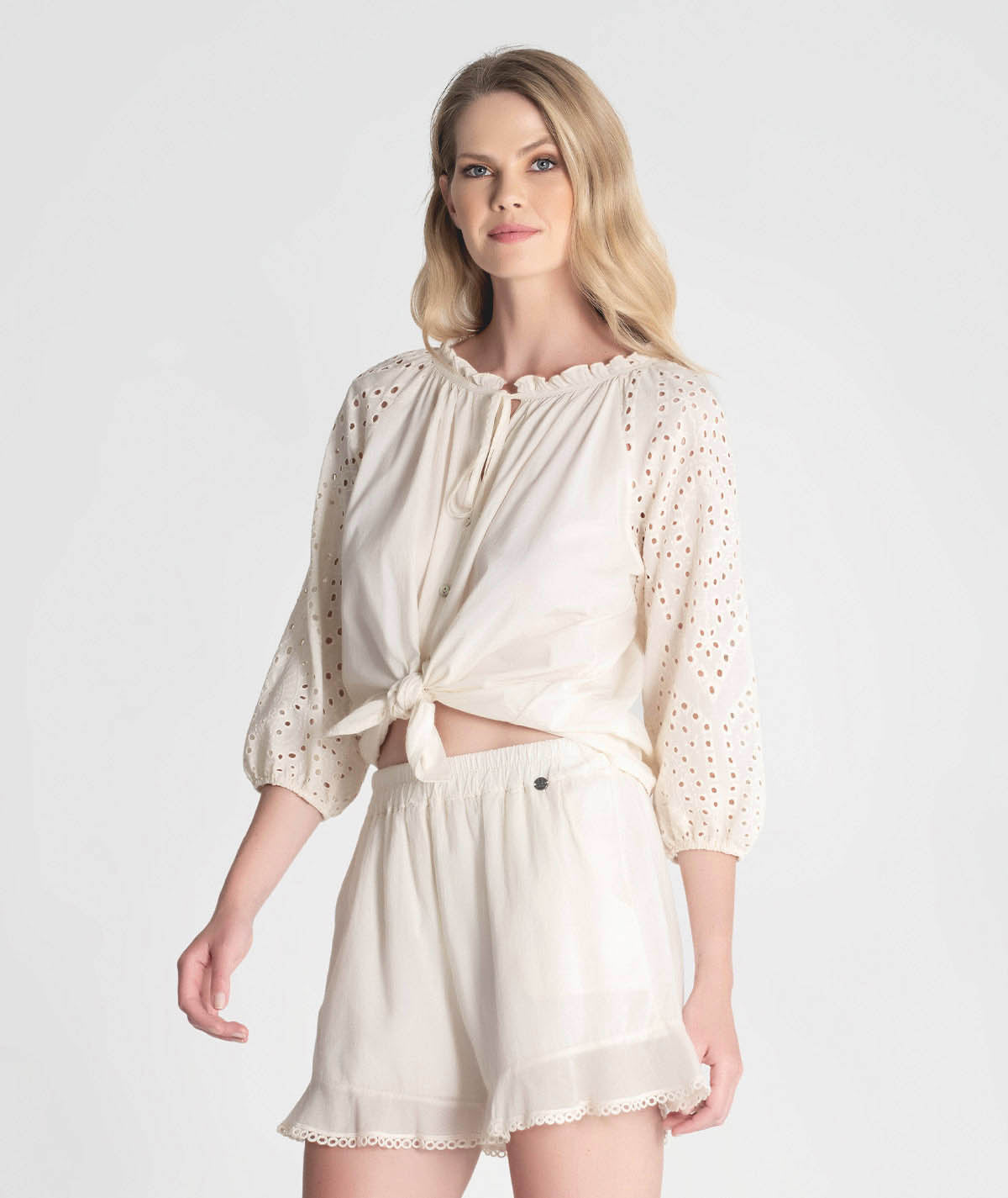 Blusa com mangas bordado inglês 6280