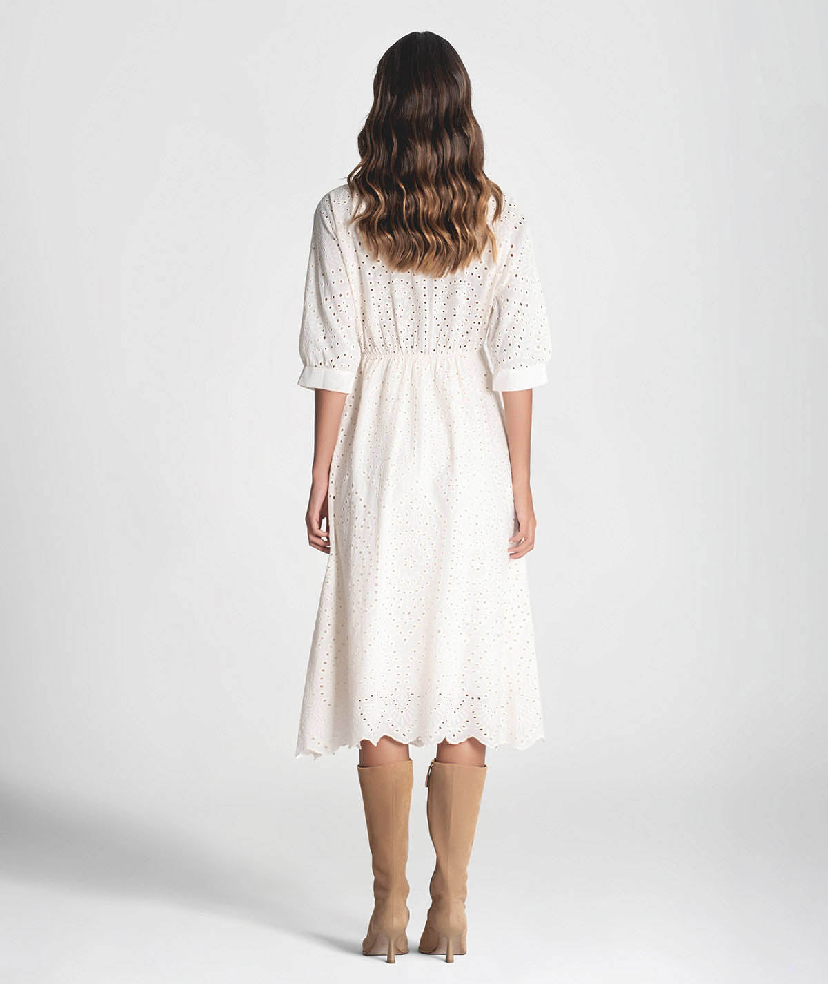 Vestido bordado inglês com atilhos 6282