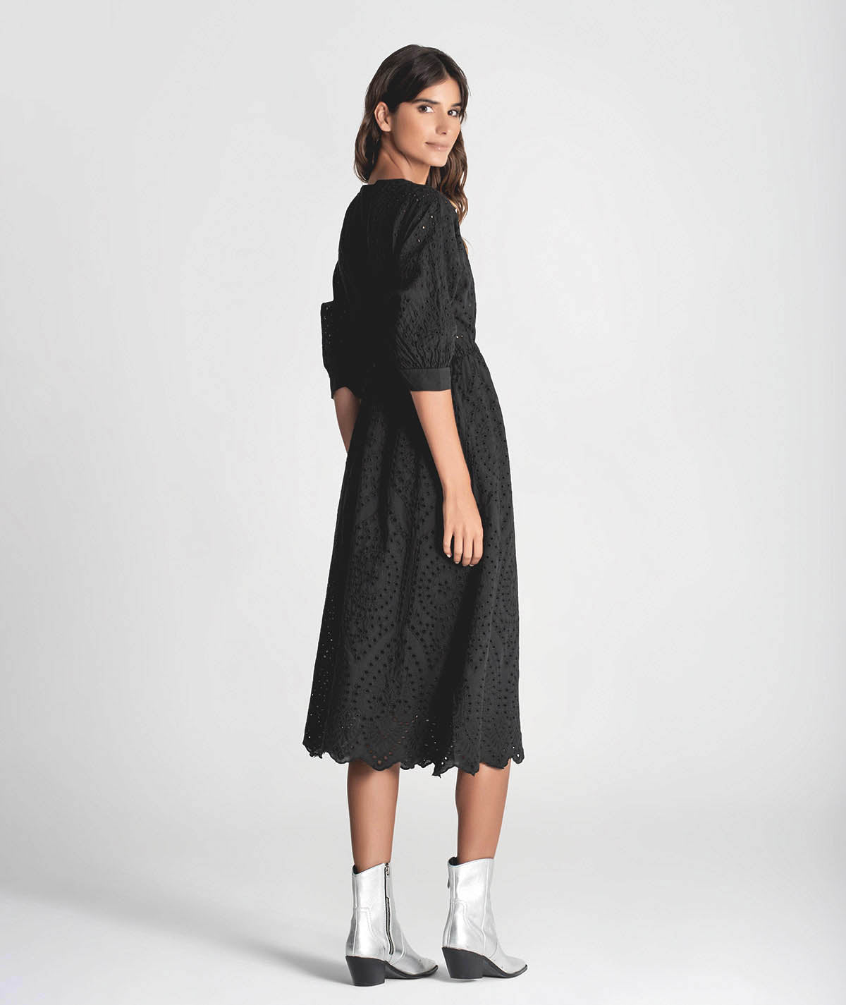 Vestido bordado inglês com atilhos 6282