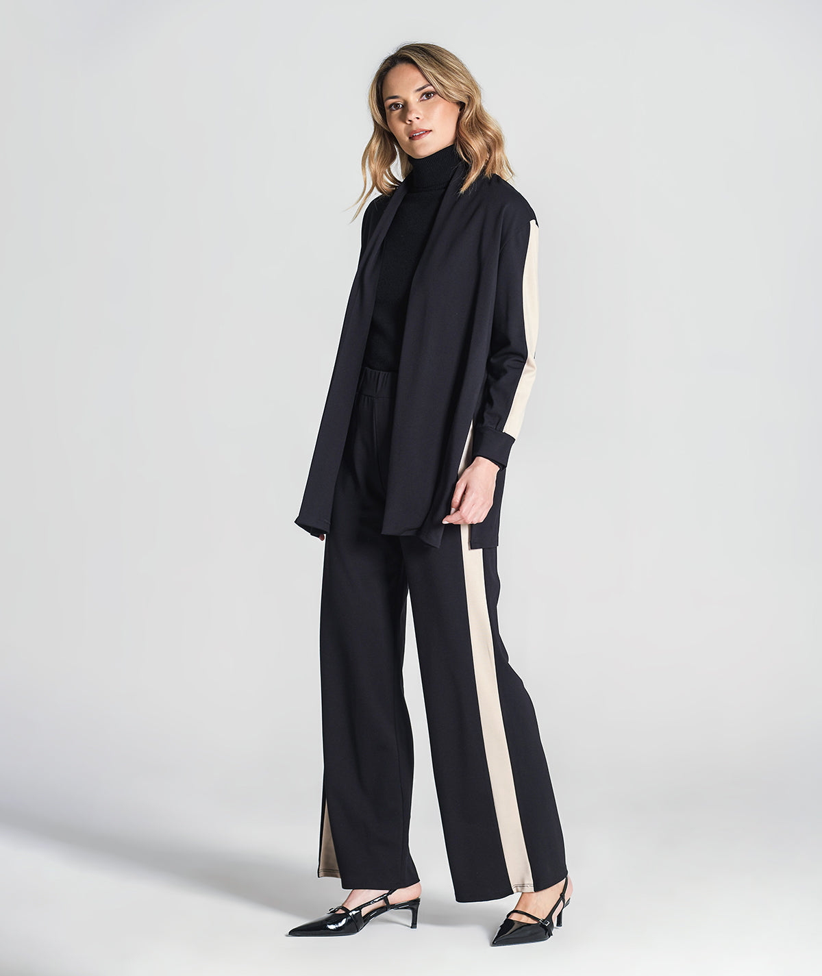 Casaco com risca nas mangas 6316