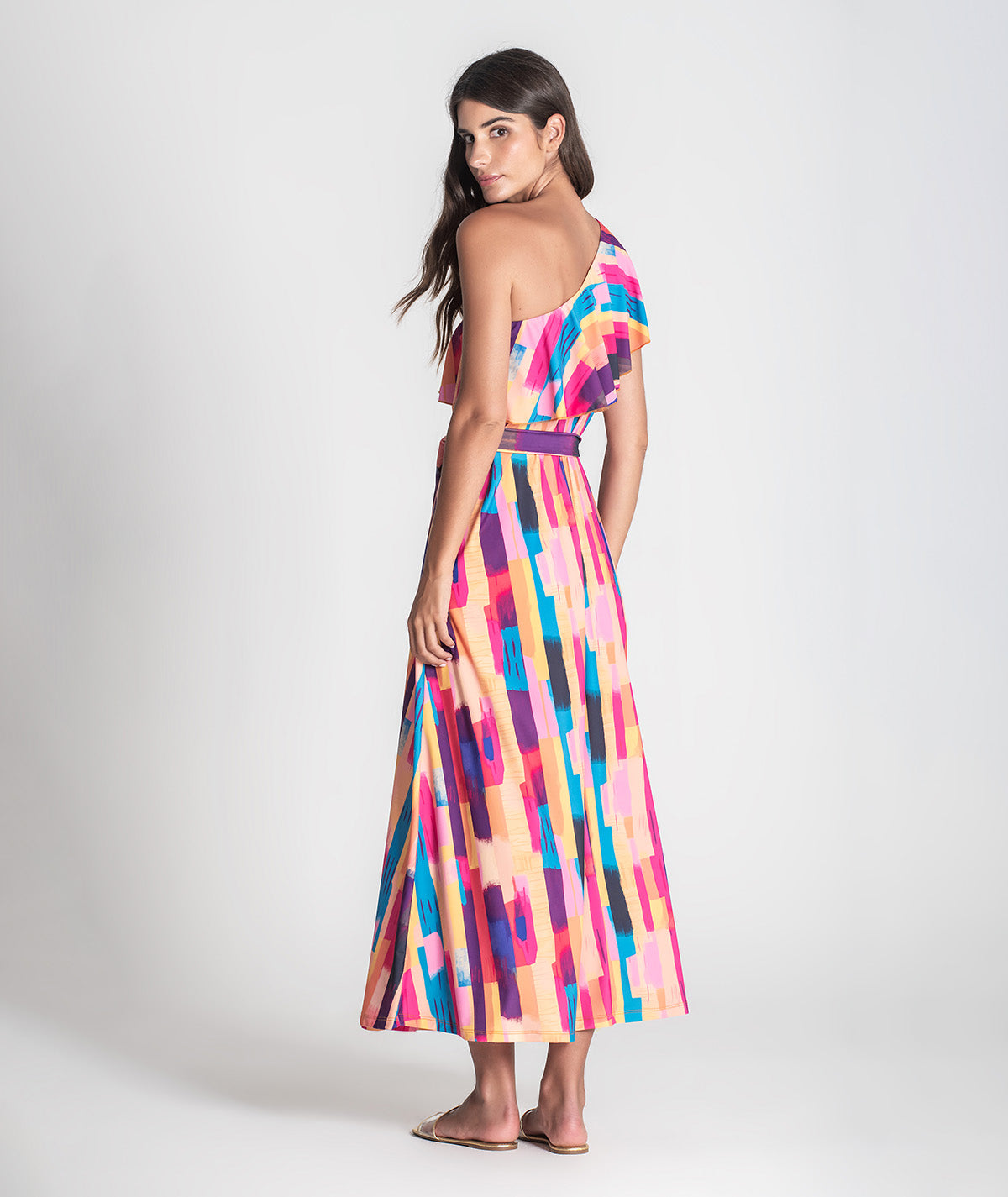 Vestido com folho no decote e padrão
colorido 6380
