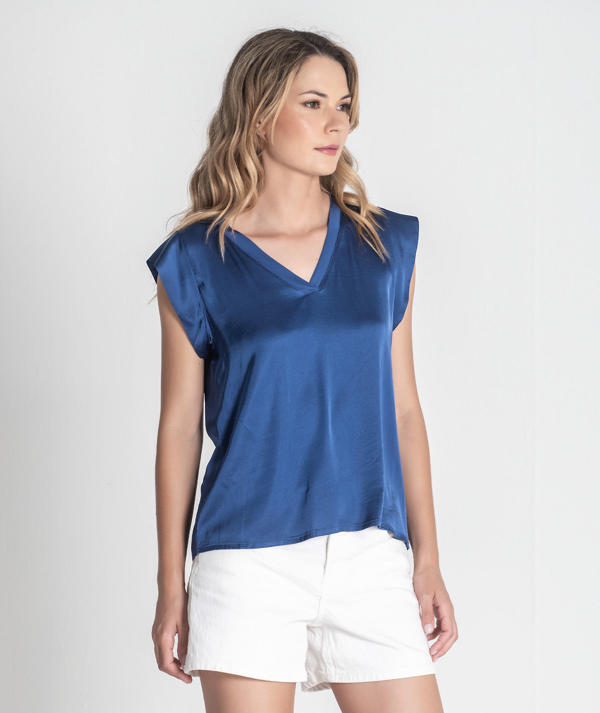 Blusa decote em v acetinada 6385