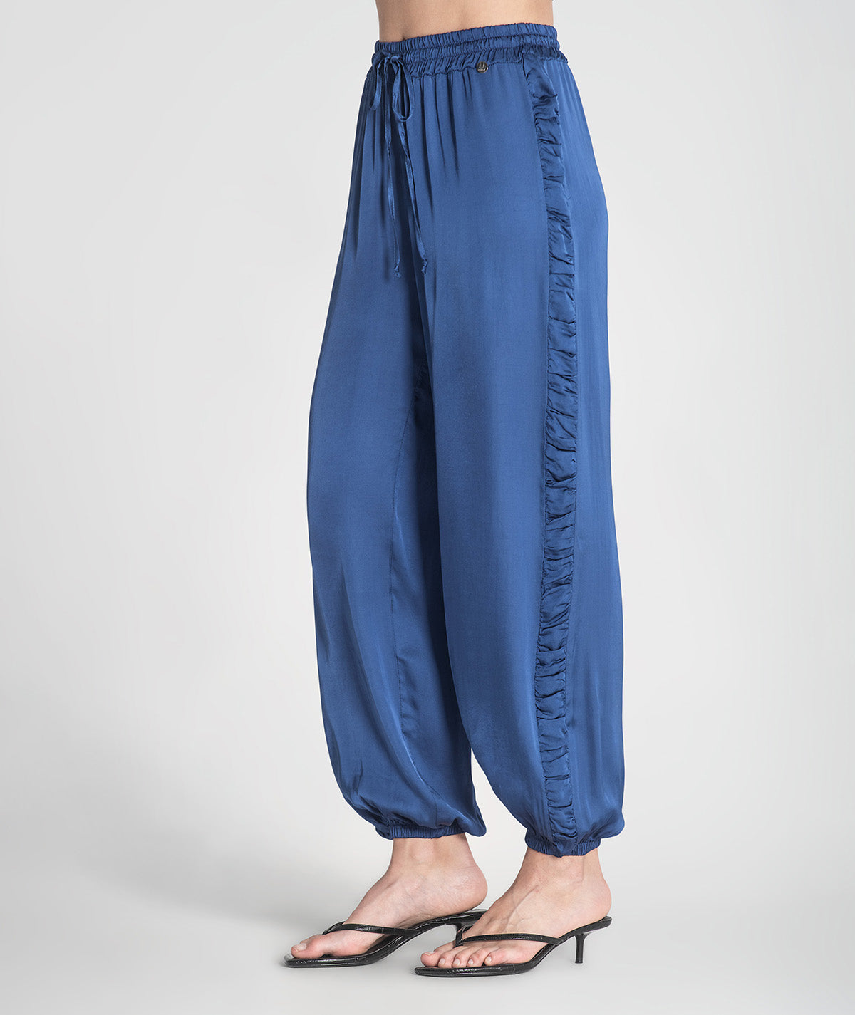 Calças com cordão e folhos laterais 6389