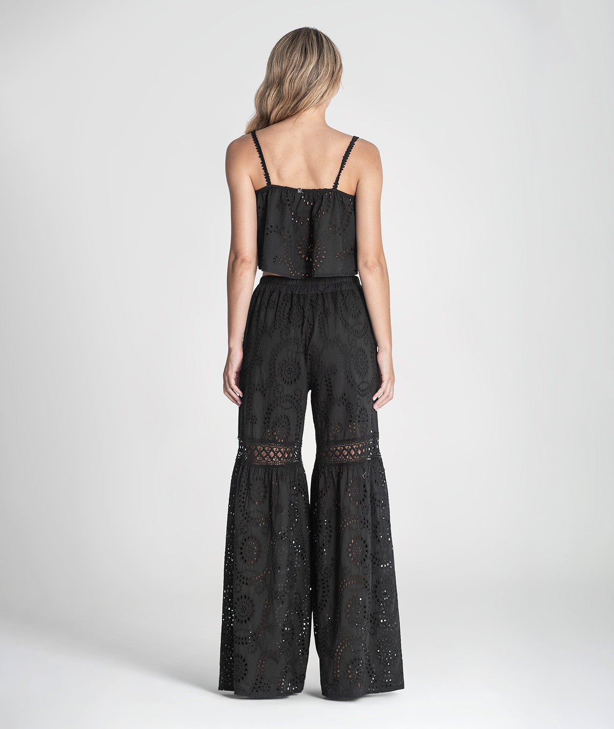 Top embroidered in English 6390