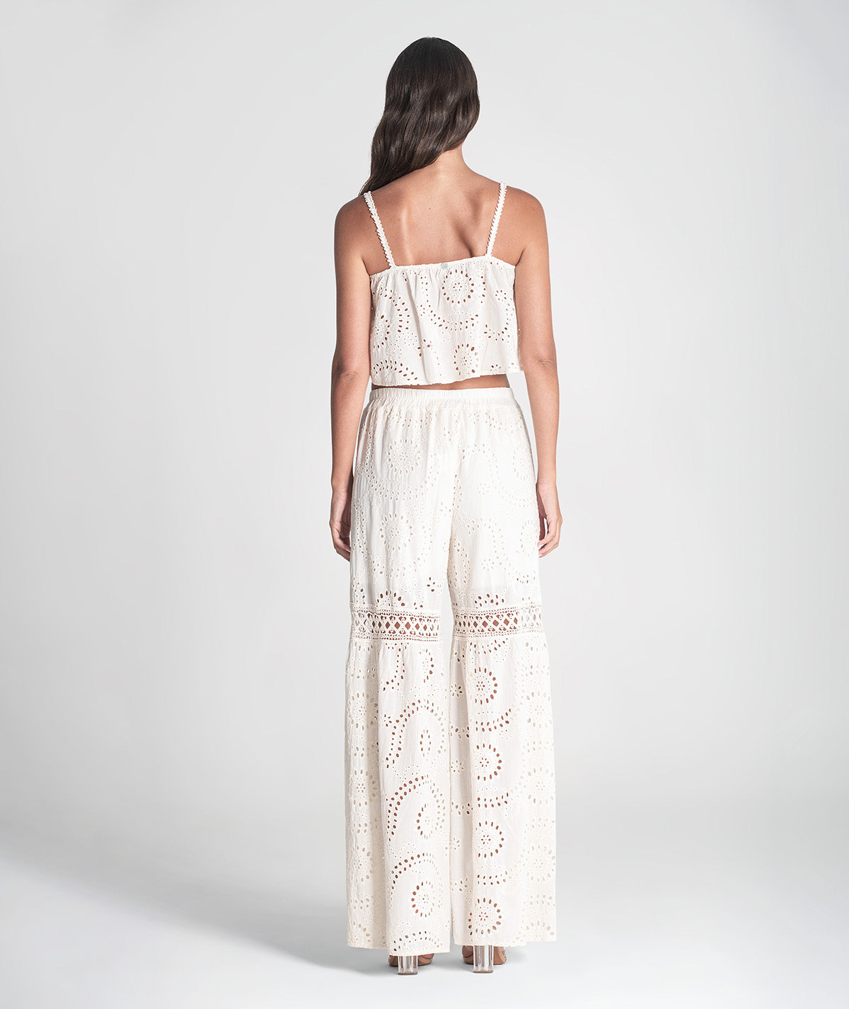 Top embroidered in English 6390