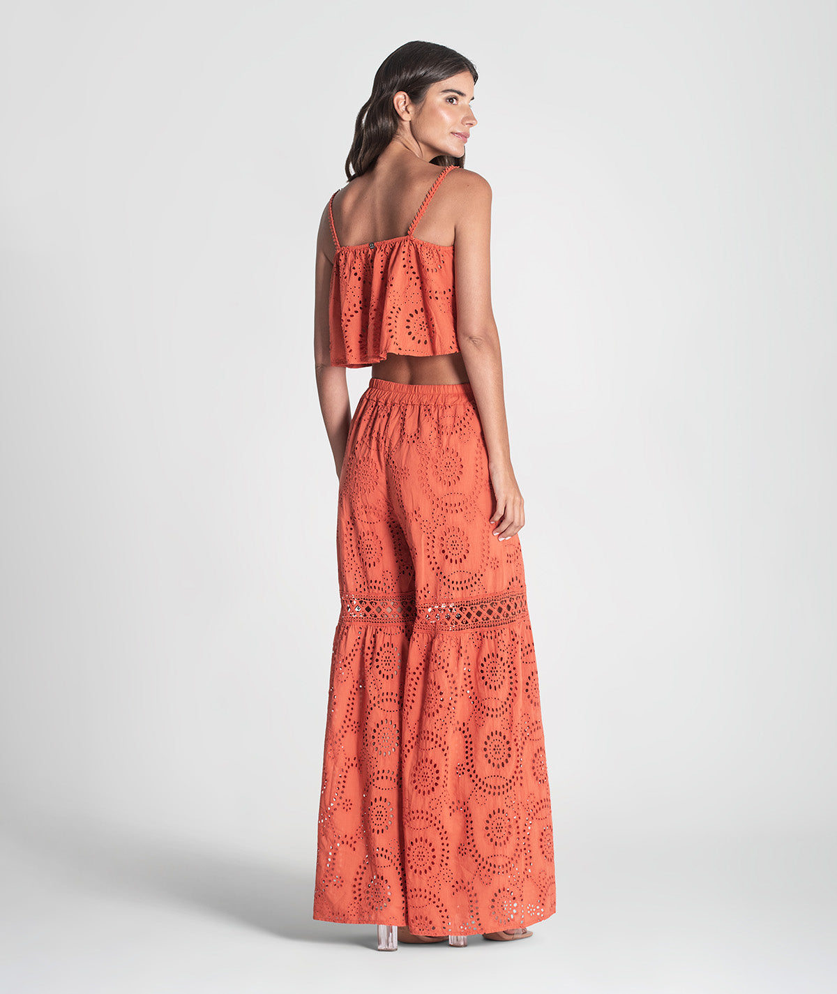 Top embroidered in English 6390