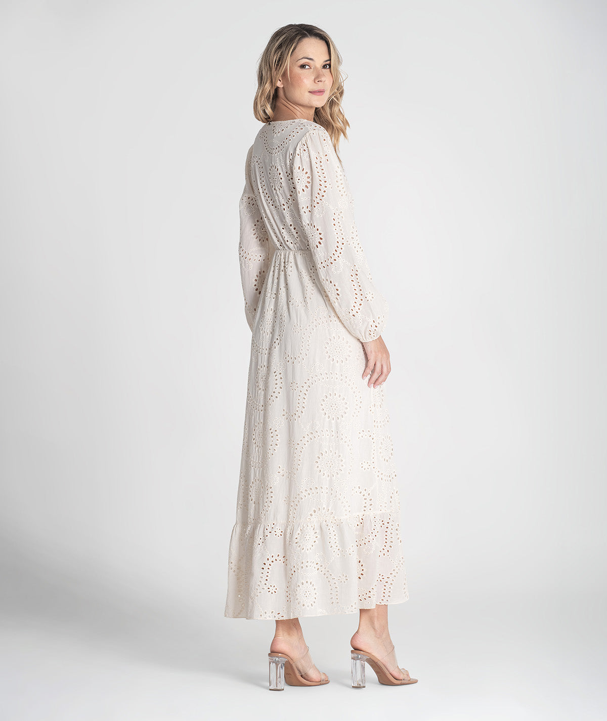 Vestido mangas compridas bordado inglês 6395