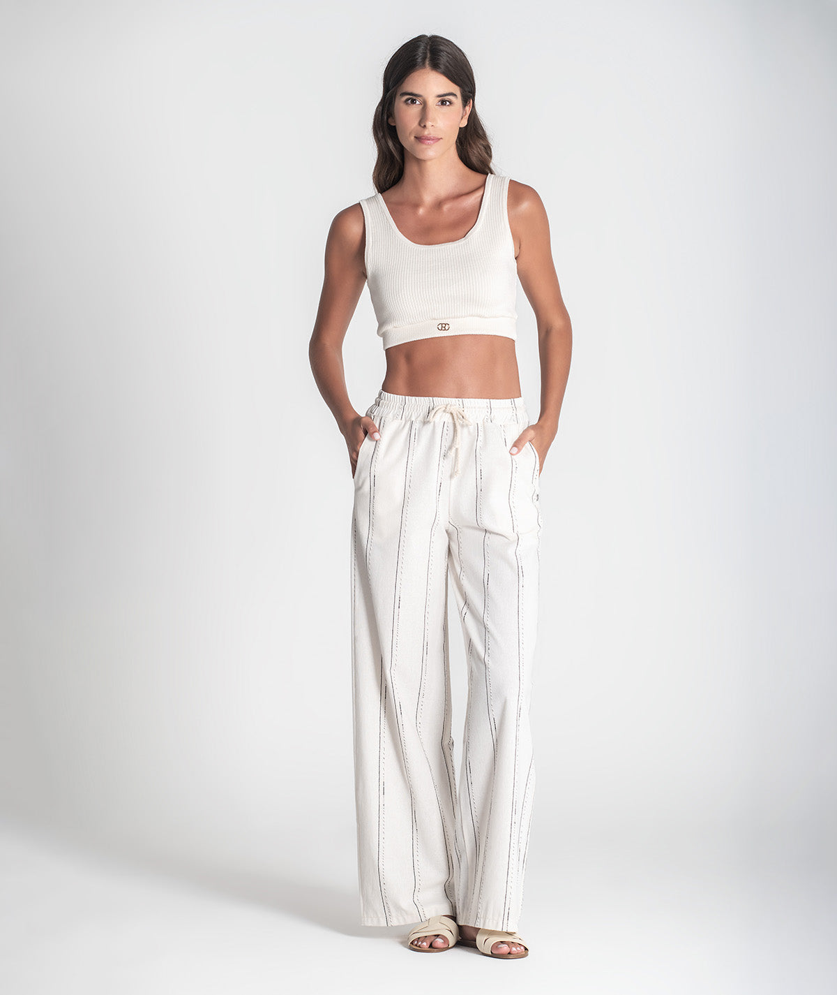 Calças riscas com cordão na cintura 6398