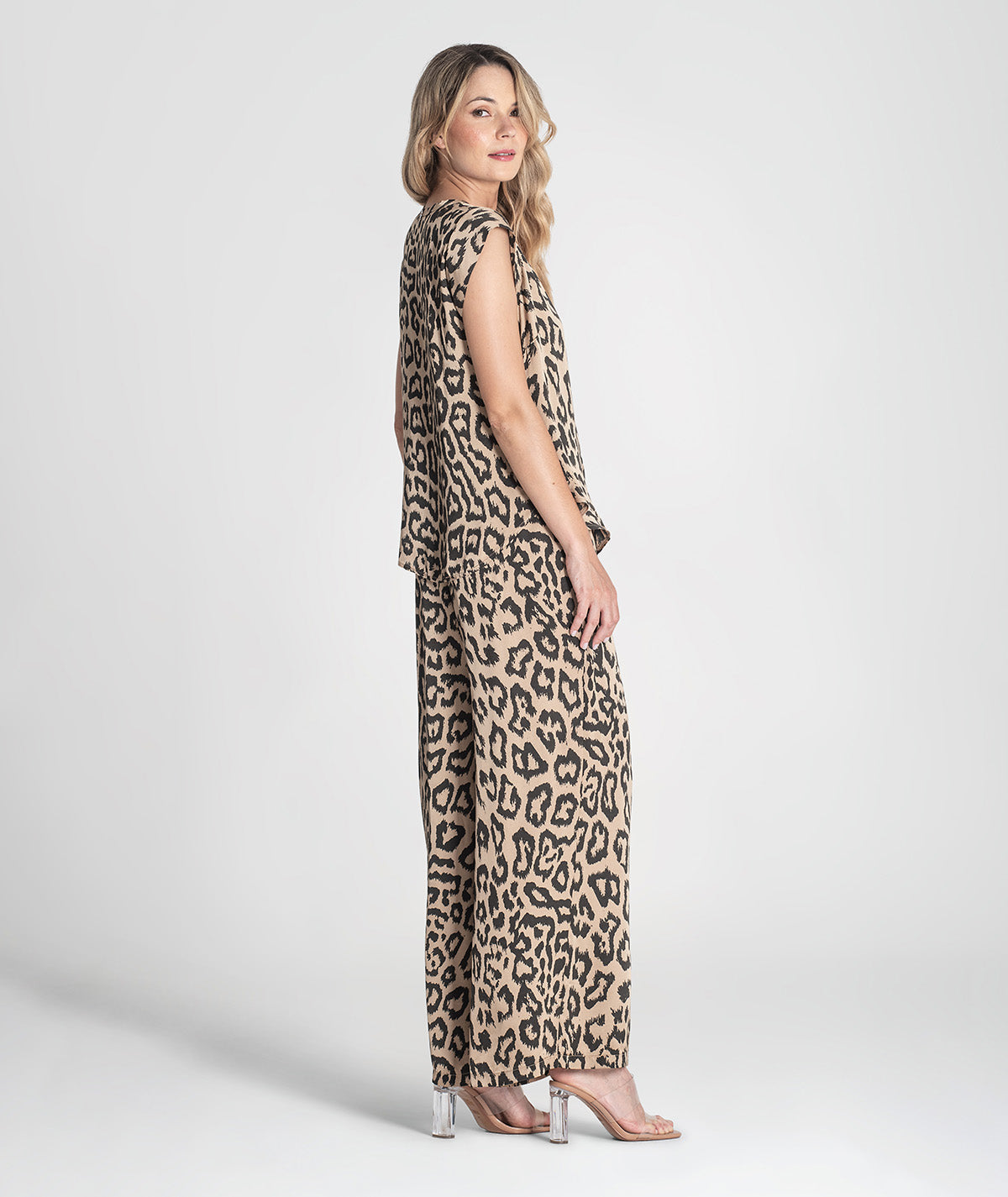 Blusa com animal print e botões 6411